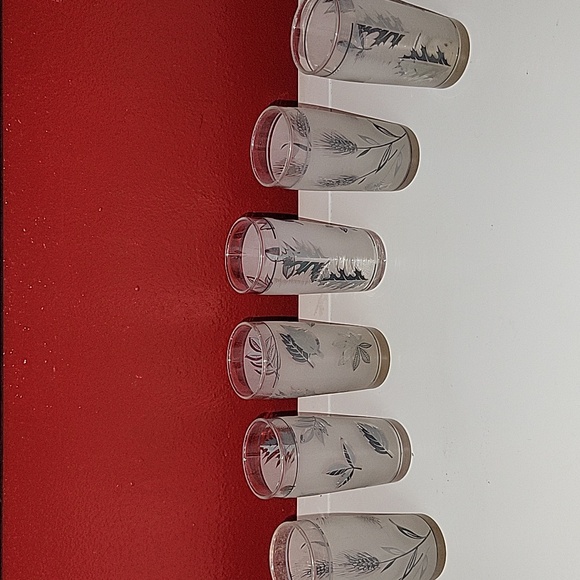 Vintage 6 Libbey Silver Leaf 4 Ounce Juice Glasses (4" Tall) - Picture 2 of 3